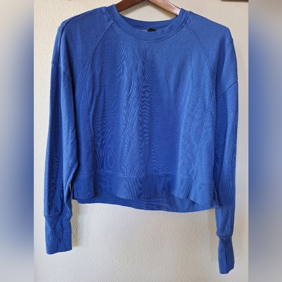 Sweaty Betty After Class Crop Sweatshirt Women Sz 8 Blue Crew Neck Thumbholes - Picture 1 of 8